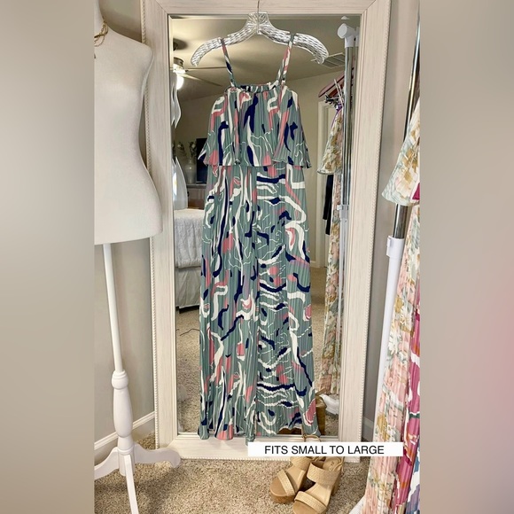 NWT - Jumpsuit Pleaded Style Garterized Back in Abstract Print - Picture 2 of 2